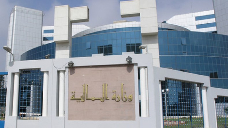 تهريب 220 مليون دولار من الجزائر إلى الخارج