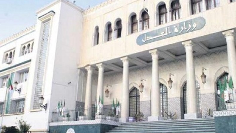 اتفاقية بين الجزائر والسعودية لتسليم المتهمين والمحكوم عليهم