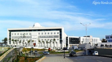 L’Algérie suit avec une “grande préoccupation” les derniers développements au Mali