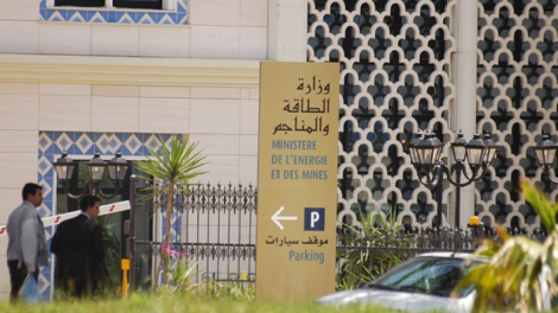 الإهمال والتسيّب ينهشان مناجم الذهب والفوسفات والحديد