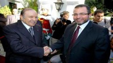 Le président Bouteflika reçoit le Premier ministre égyptien