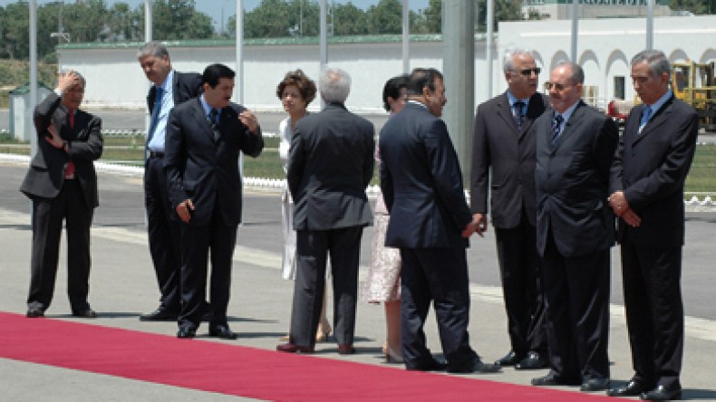 وزراء يرفضون الرد على أسئلة النواب والنزول الى البرلمان