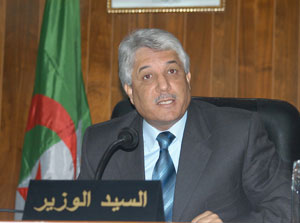 421 301 dossiers faussés pour des congés de maladie : Louh déclare la guerre aux faux malades