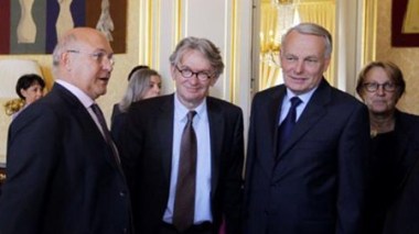 Espagne: un ministre français réclame la dissolution de l'ETA