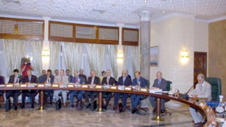 الشركات والبنوك الأجنبية حولت 22.2 مليار دولار إلى الخارج