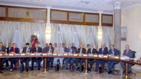 الحكومة تعلق نشاطاتها وتأمر بتأجيل المشروع التمهيدي لقانون المالية التكميلي