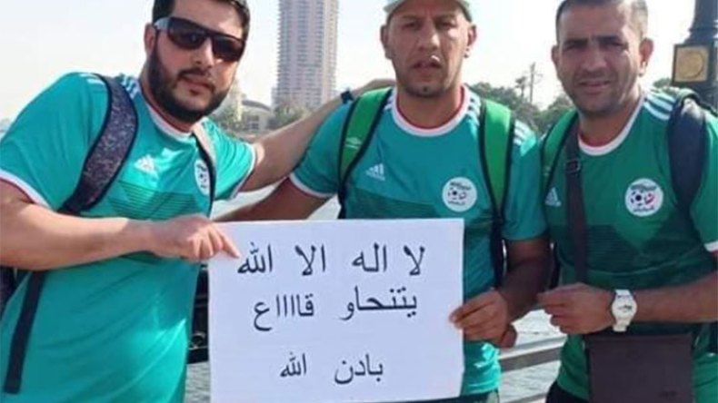 سنة حبسا للمناصر حامل شعار “يتنحاو ڤاع” بمصر