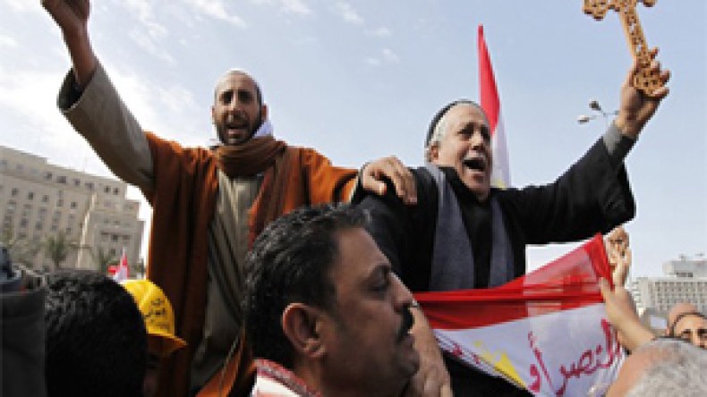 ‭ ‬مليونا‭ ‬متظاهر‭ ‬يؤدون‭ ‬صلاة‭ ‬الغائب‭ ‬و‮”‬قدّاس‭ ‬الأحد‮”‬‭ ‬بميدان‭ ‬التحرير