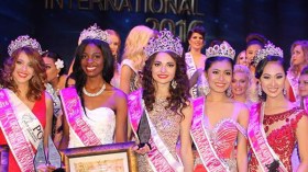 روسية تفوز بلقب أجمل وجه في العالم