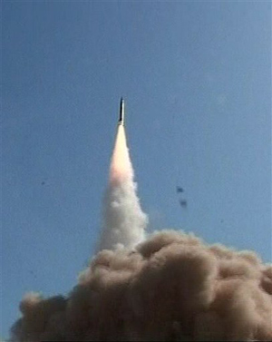 L'Iran teste des missiles dans un climat de tension