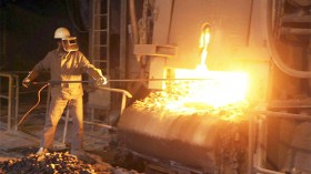 بوشوارب: إنتاج 11 مليون طنّ من الحديد في آفاق 2019