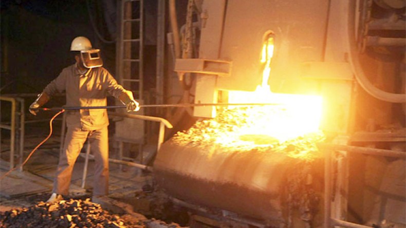 بوشوارب: إنتاج 11 مليون طنّ من الحديد في آفاق 2019