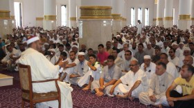 “رجال المنابر” يركبون الموجة.. ما هو حدود تأثيرهم؟