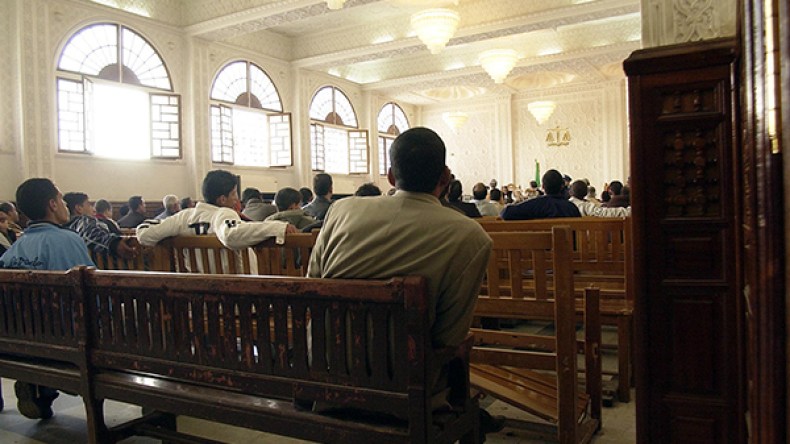سيدة تقيد ابنتها وتخنقها وتضرم النار فيها في بومرداس