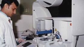 مغتربون يشترون التحاليل الطبية بالعملة الصعبة!