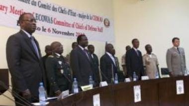 Mali: réunion de chefs des armées ouest-africaines sur la reconquête du Nord
