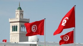 شباب سلفيون يحتجون أمام سفارة أمريكا في تونس