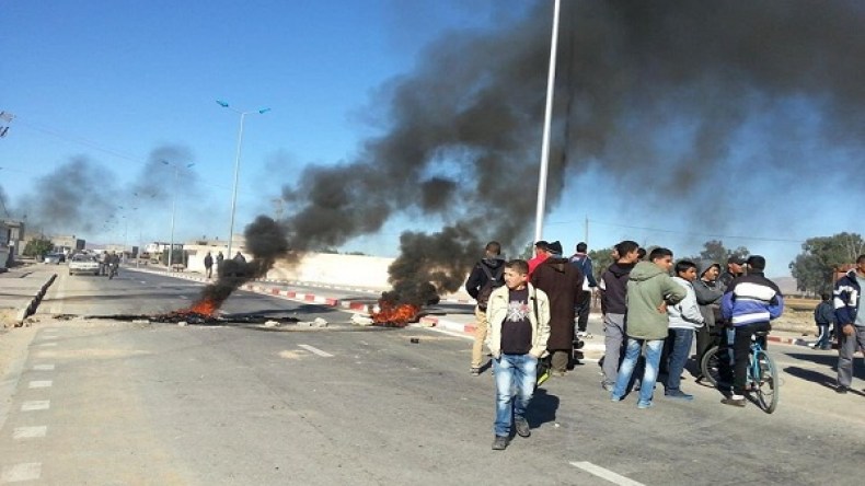 محتجون يشلون الطريق الوطني رقم 60 في المسيلة