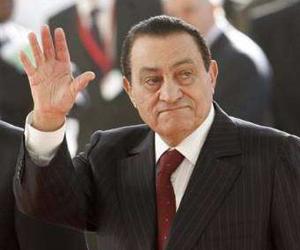 Moubarak s’accroche au pouvoir en dépit des manifestations et des appels de l’étranger réclamant une transition rapide