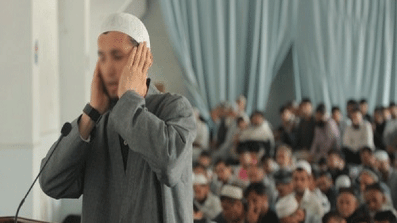 80 بالمائة من المؤذنين متطوعون.. فعلى من يطبَّق القرار؟