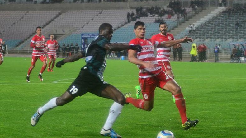 الزمالك في مفترق الطرق.. ماكليش عاقب اللاعبين و70 مناصرا يرافقون الفريق