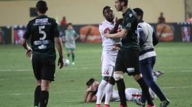 “الكاف” تُعاقب “مسعودي” لاعب مولودية بجاية