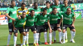 المدرب غيغر يضع اللاعبين الغاضبين عند حدهم ويطالبهم بالصبر