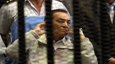 Égypte: l'ex-président Moubarak devant un tribunal pour un nouveau procès