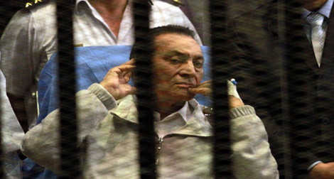 Égypte: l'ex-président Moubarak devant un tribunal pour un nouveau procès