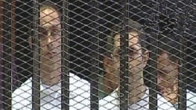 علاء وجمال يشاركان والدهما قسوة أولى ليالي المؤبد