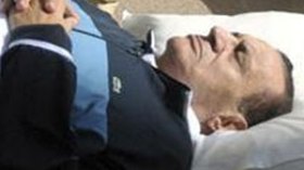 صحيفة: أنباء عن وفاة مبارك إكلينيكياً