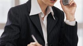 الجزائريون يصرفون 1200 مليار سنتيم شهريا لتعبئة هواتفهم النقالة