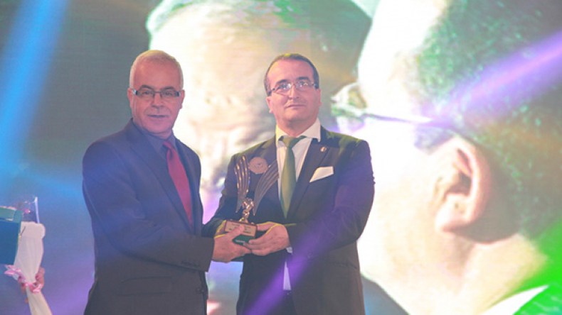 “موبيليس” واللجنة الأولمبية يكرمان أفضل الرياضيين الجزائريين للعام 2014