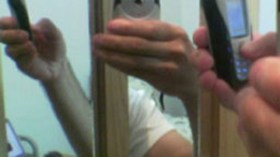 لقطات فيديو ساخرة تعري الواقع وتتهكم على المسؤولين عبر الهواتف المحمولة