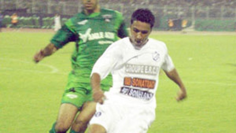 زكري يدافع عن نفسه والموك تقدم تقريرا ضد الحكم فرج