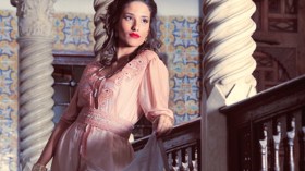 مزيج من عبق الأصالة وخطوط الموضة في قفطان لكل المناسبات