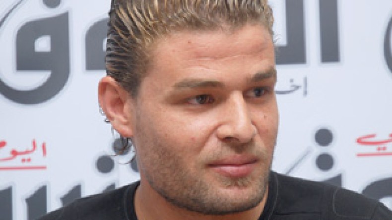 رجل أعمال جزائري حاول استغلالي وأراد بيعي لشركة أجنبية