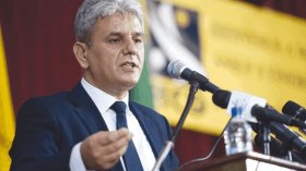قياديو الأرسيدي غاضبون من بلعباس بسبب رفض حوار الرئاسة!