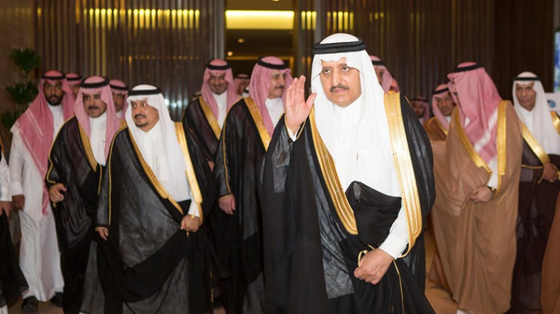 شقيق الملك سلمان يعود من منفاه الإرادي ببريطانيا