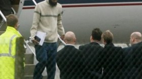 معتقل سابق في غوانتنامو يتهم بريطانيا ببيعه للمغرب