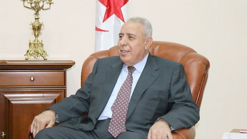 لقاء “فاشل” بين وزير العمل والنقابات حول قانون التقاعد