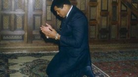 رجال الدين في الجزائر “تجاهلوا” وفاة الملاكم محمد علي