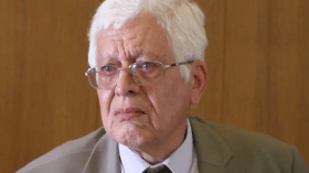 العايب يلعب ورقة التحفيزات المالية للإطاحة بـ”سوسطارة”