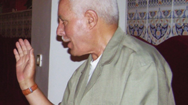 عالجتُ حروق “النابالم” بزيت الزيتون وأجريت عمليات جراحية بزجاجة!