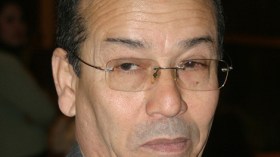 “على أي أساس تم رفع ضريبة طابع الجواز البيومتري للجالية؟”