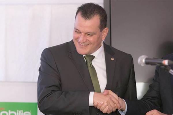 Who Wants To Scuttle The Stability And Dynamics Of Mobilis?!