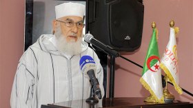 الشيخ مكركب: “200 قناة تشكل خطرا علينا”!