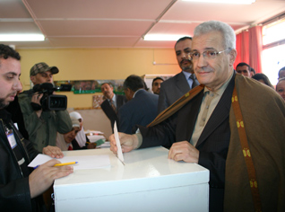 Election surveillance commission members show anger over â€œvoting fraudâ€