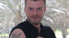 وشم  المثليين دليل انتماء مهند لعالم الشواذ