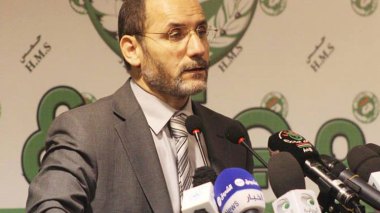 مقري: “النظام مكن الأوليغارشيا من السلطة خدمة لفرنسا”